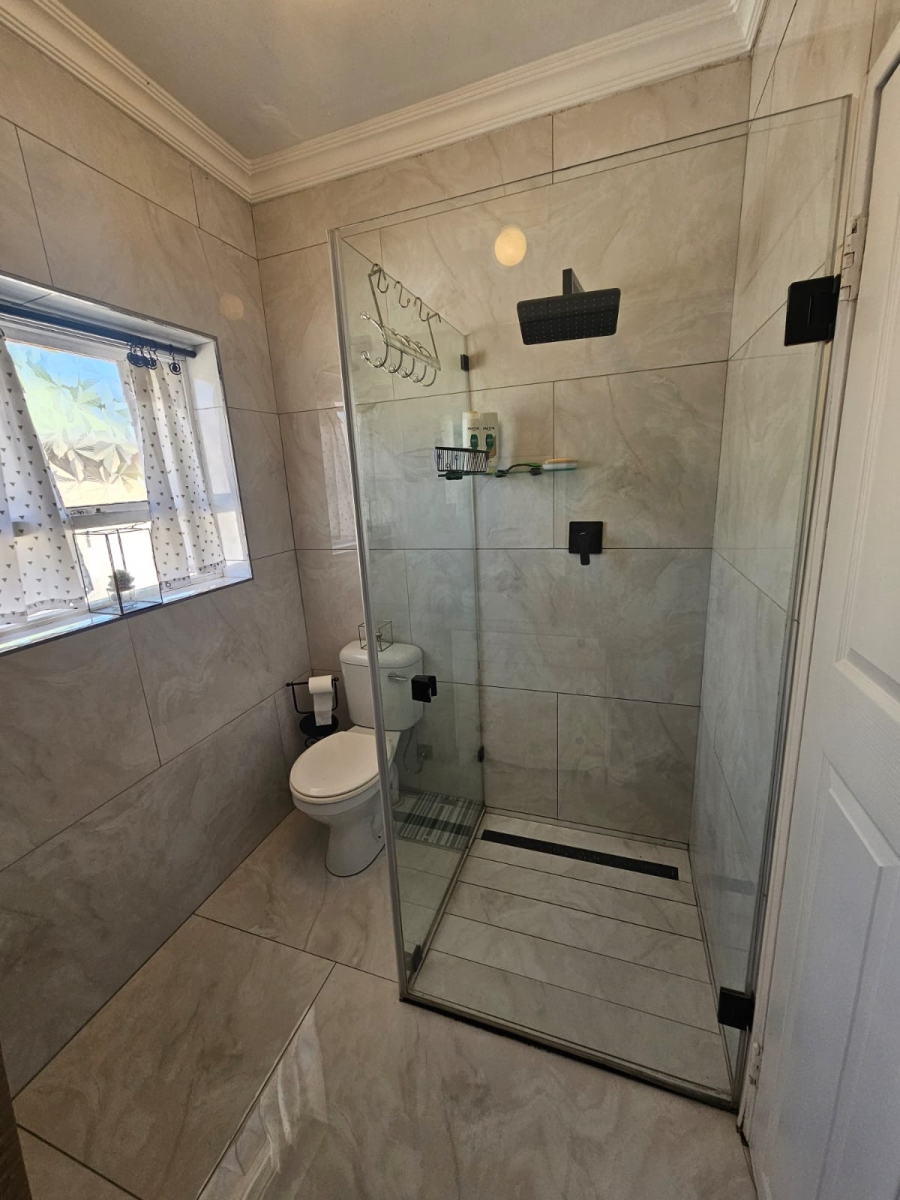 To Let 2 Bedroom Property for Rent in Oakdale Western Cape